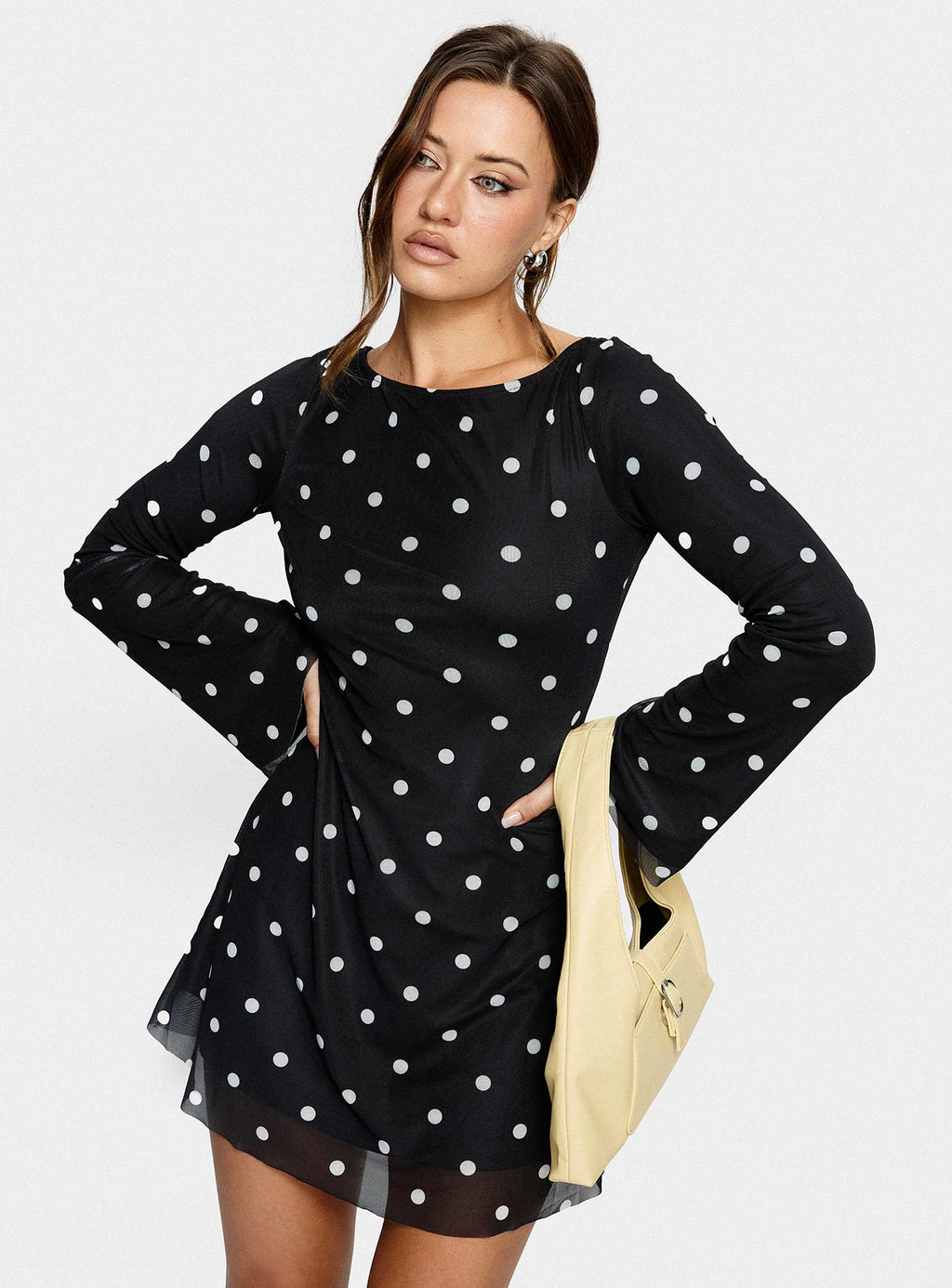 Mini-robe Lukea à manches longues, noire à pois