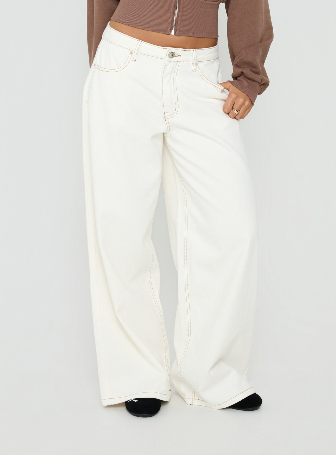 Naylor Mid Rise Wide Leg Jeans Cream Petite
