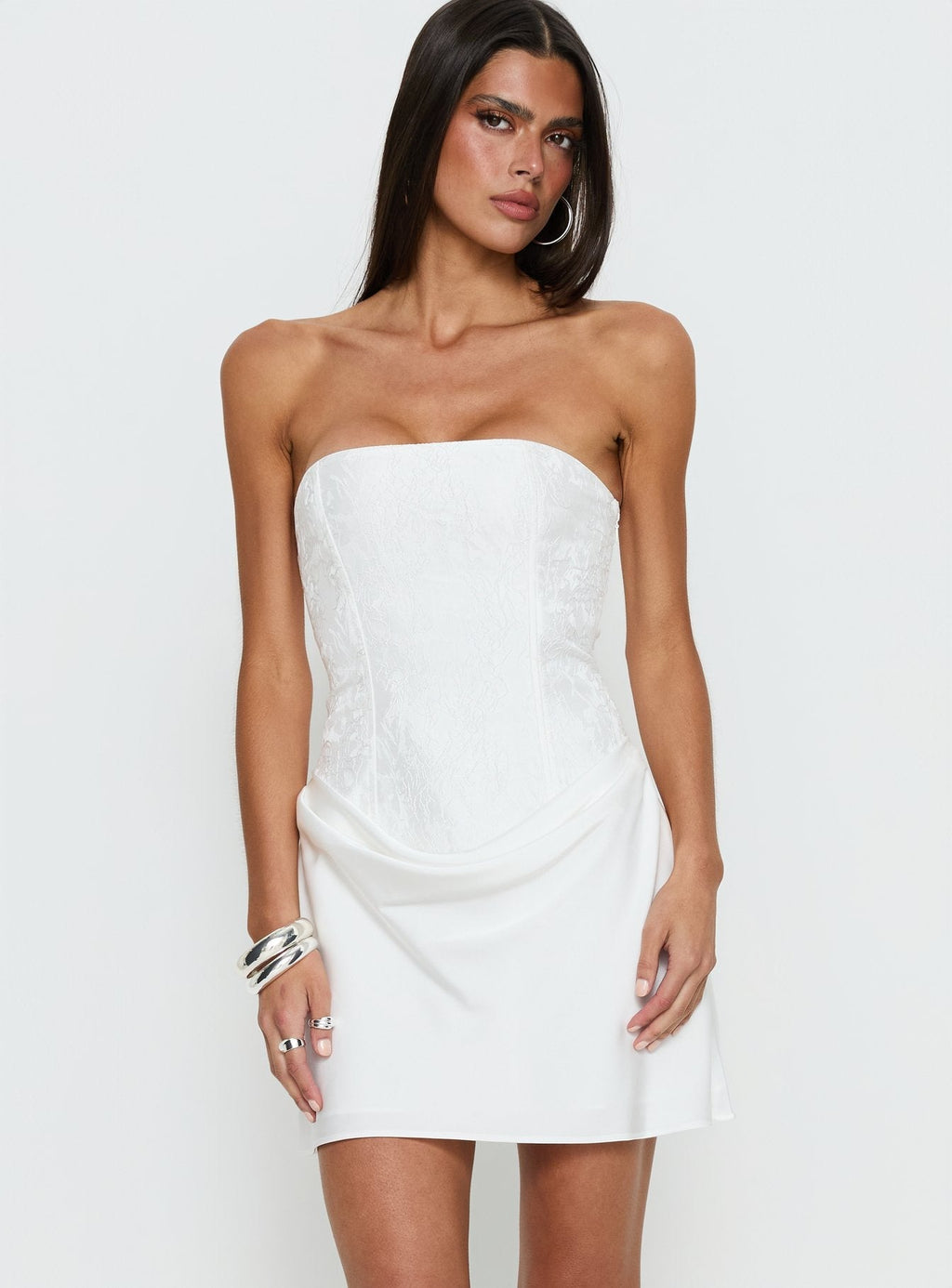Jenevieve trägerloses Drapier-Minikleid Weiß