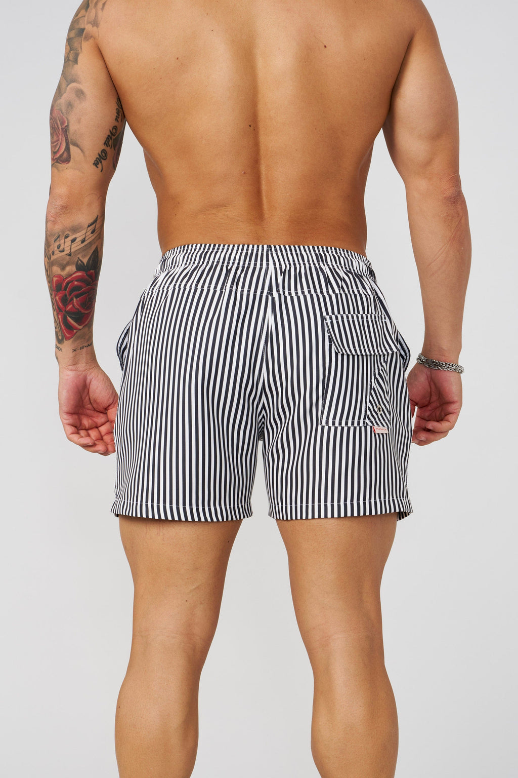 1056 - Gestreifte Badeshorts