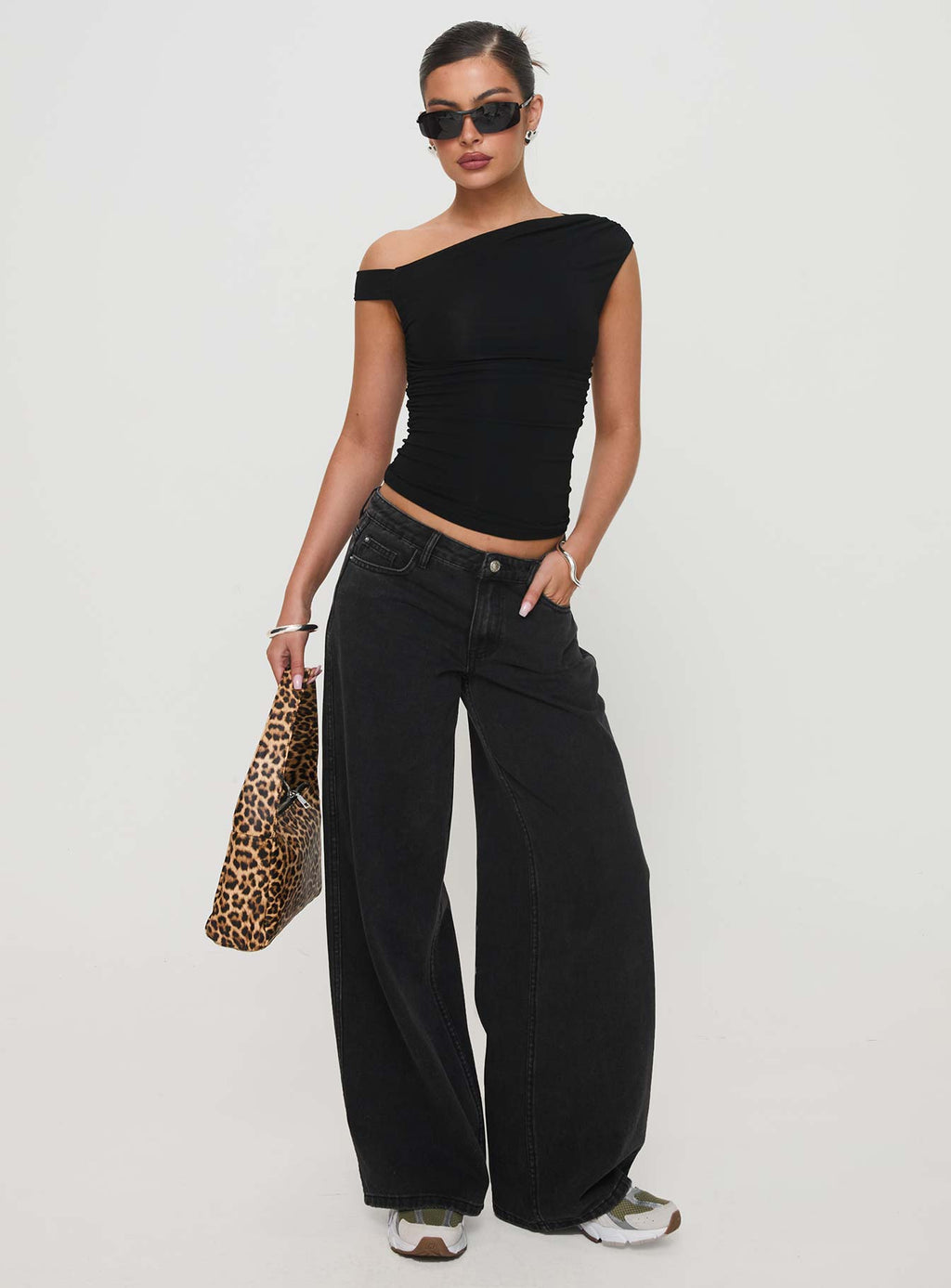 Ramos Low Rise Wide Leg Jeans Washed Black Petite