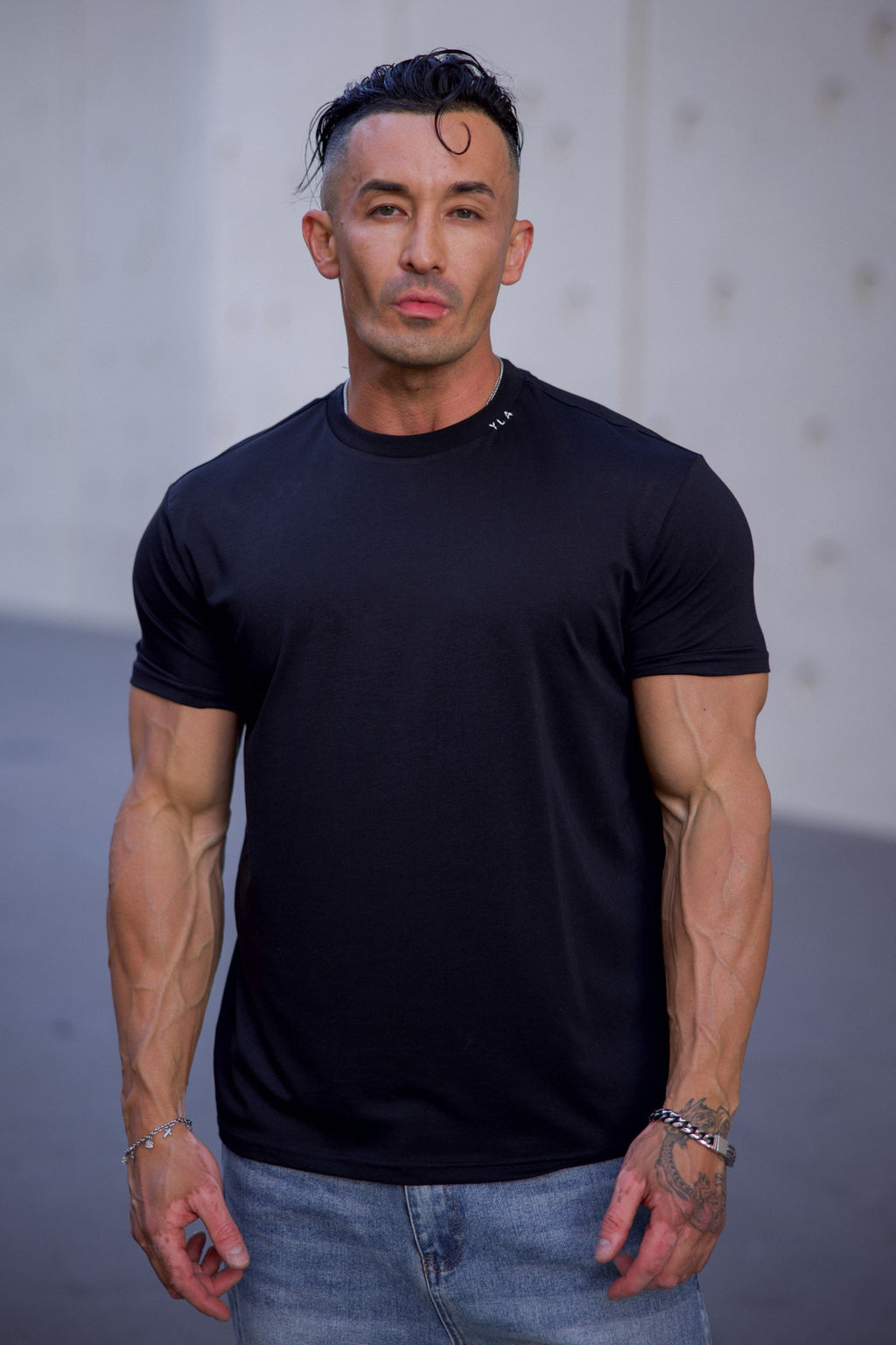 4334 - AeroTech Anliegende T-Shirts