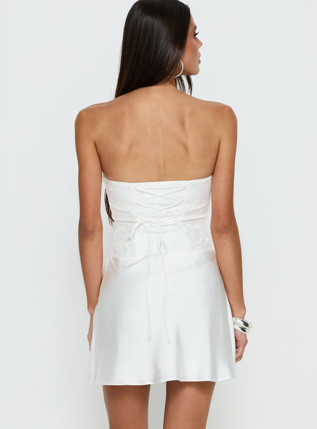 Jenevieve trägerloses Drapier-Minikleid Weiß