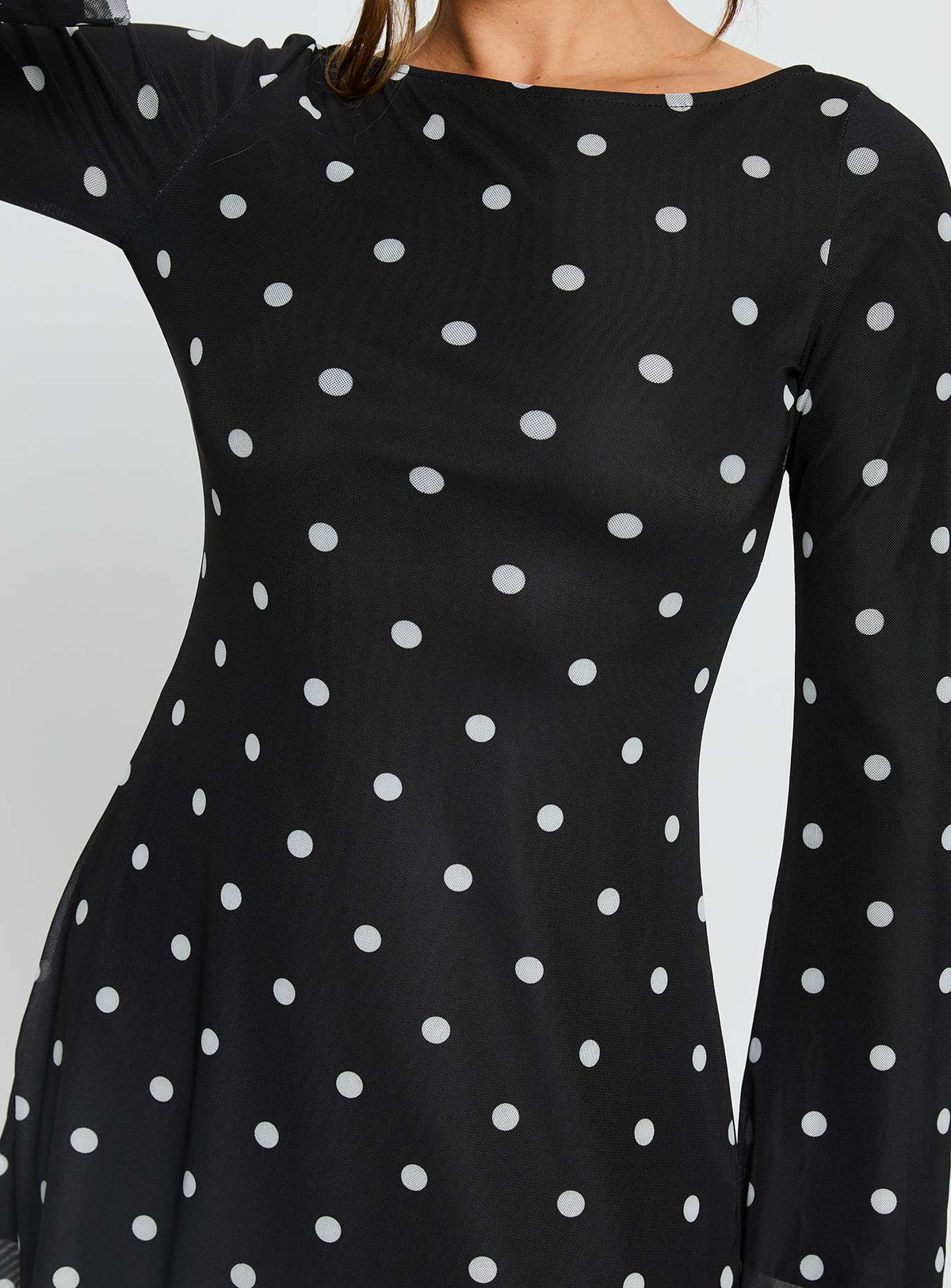Mini-robe Lukea à manches longues, noire à pois