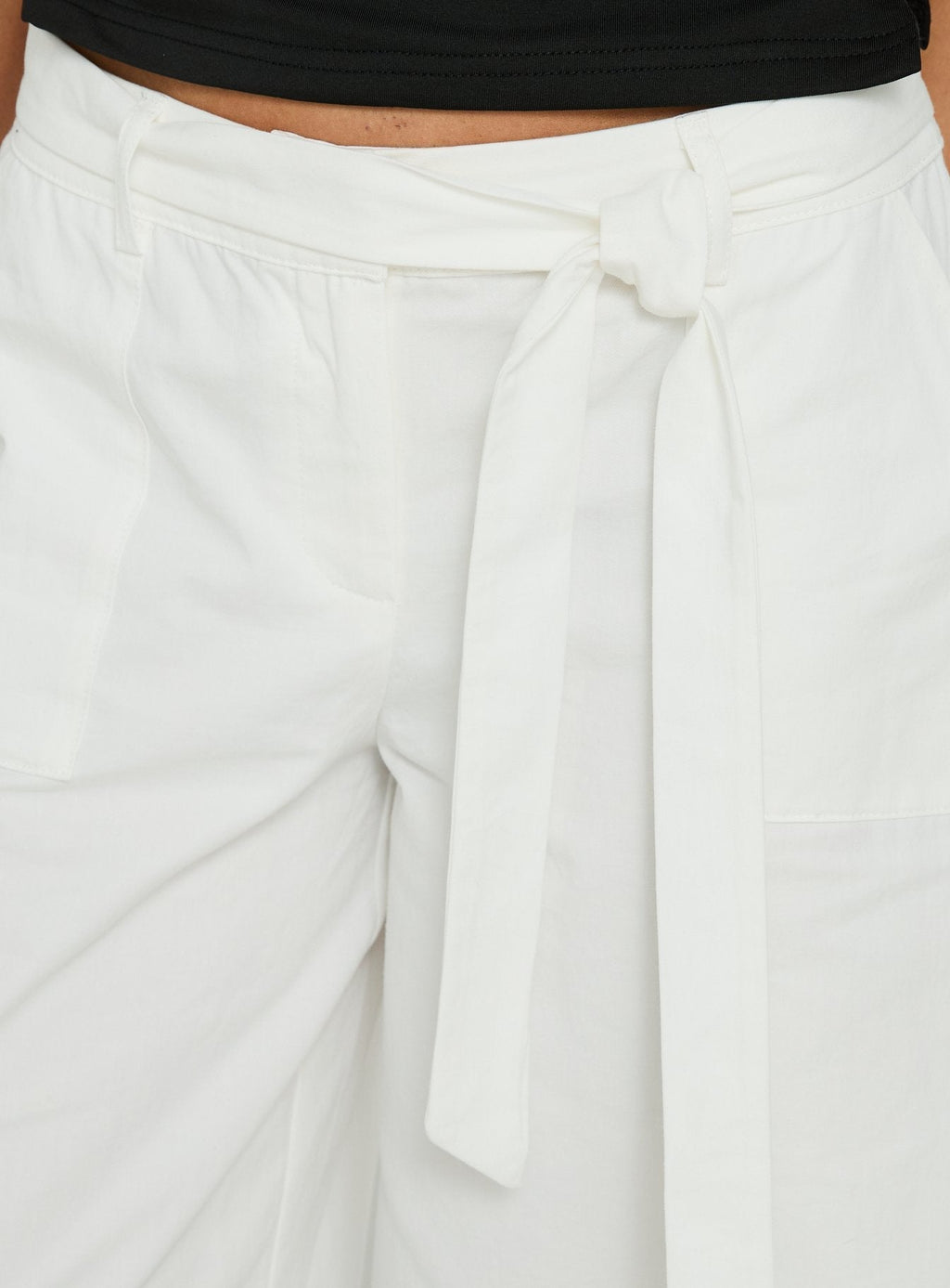 Khori 3/4 Longline Shorts White