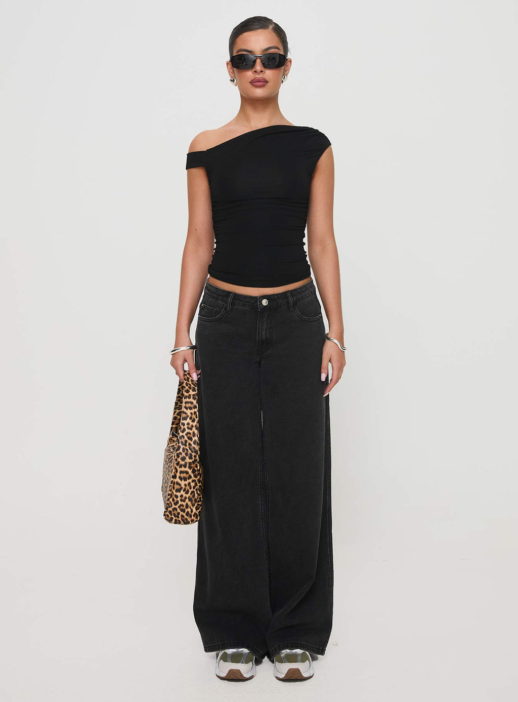 Ramos Low Rise Wide Leg Jeans Washed Black Petite