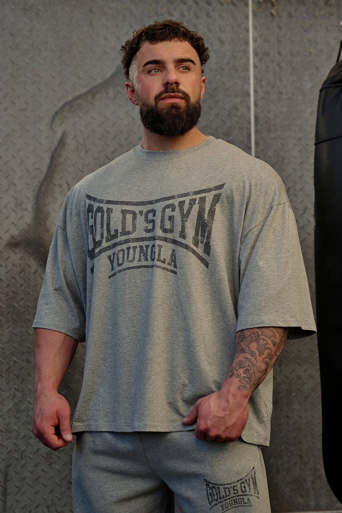 4248 - T-shirts larges Gold's Iron Legacy