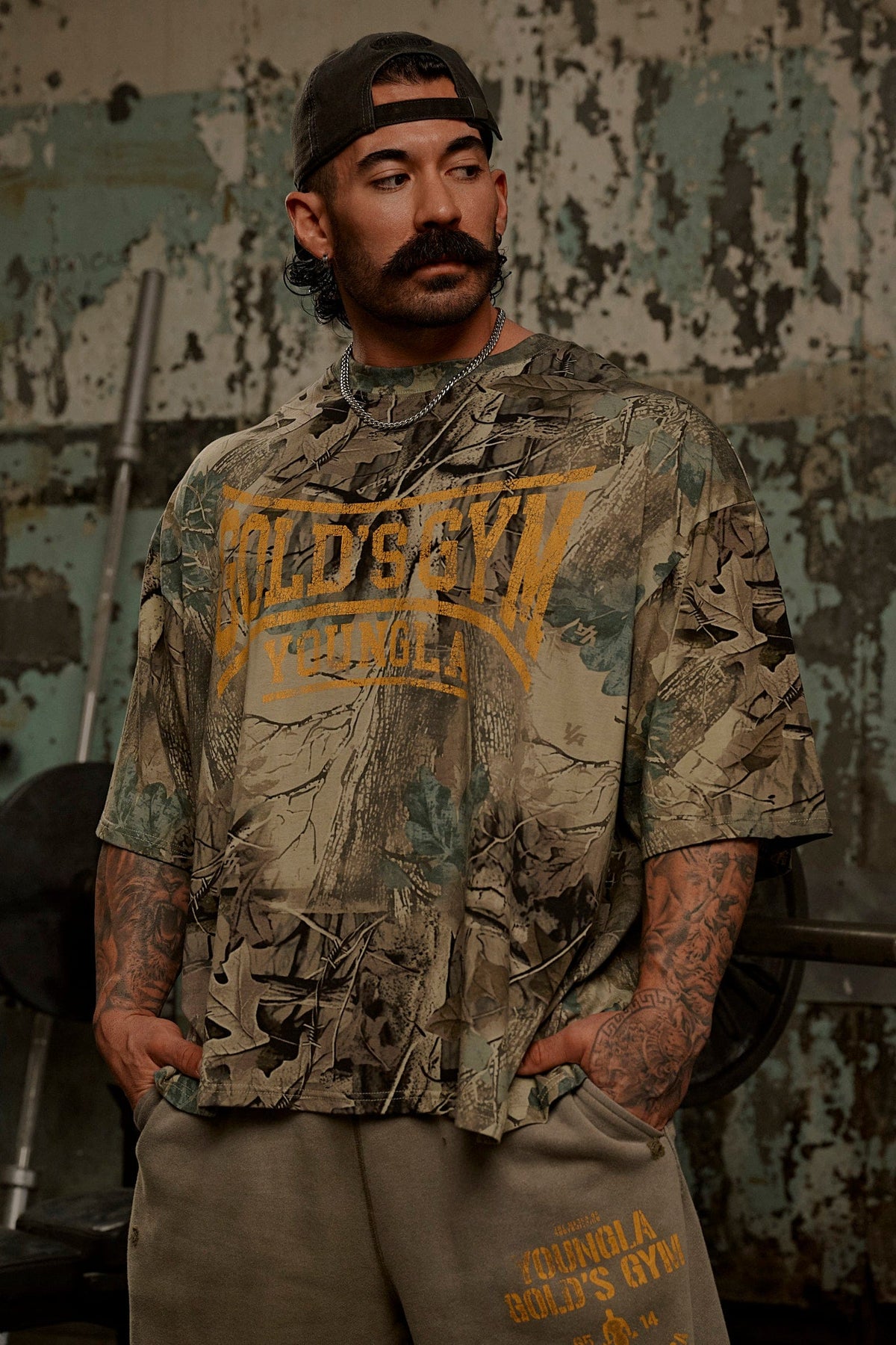 4248 - T-shirts larges Gold's Iron Legacy