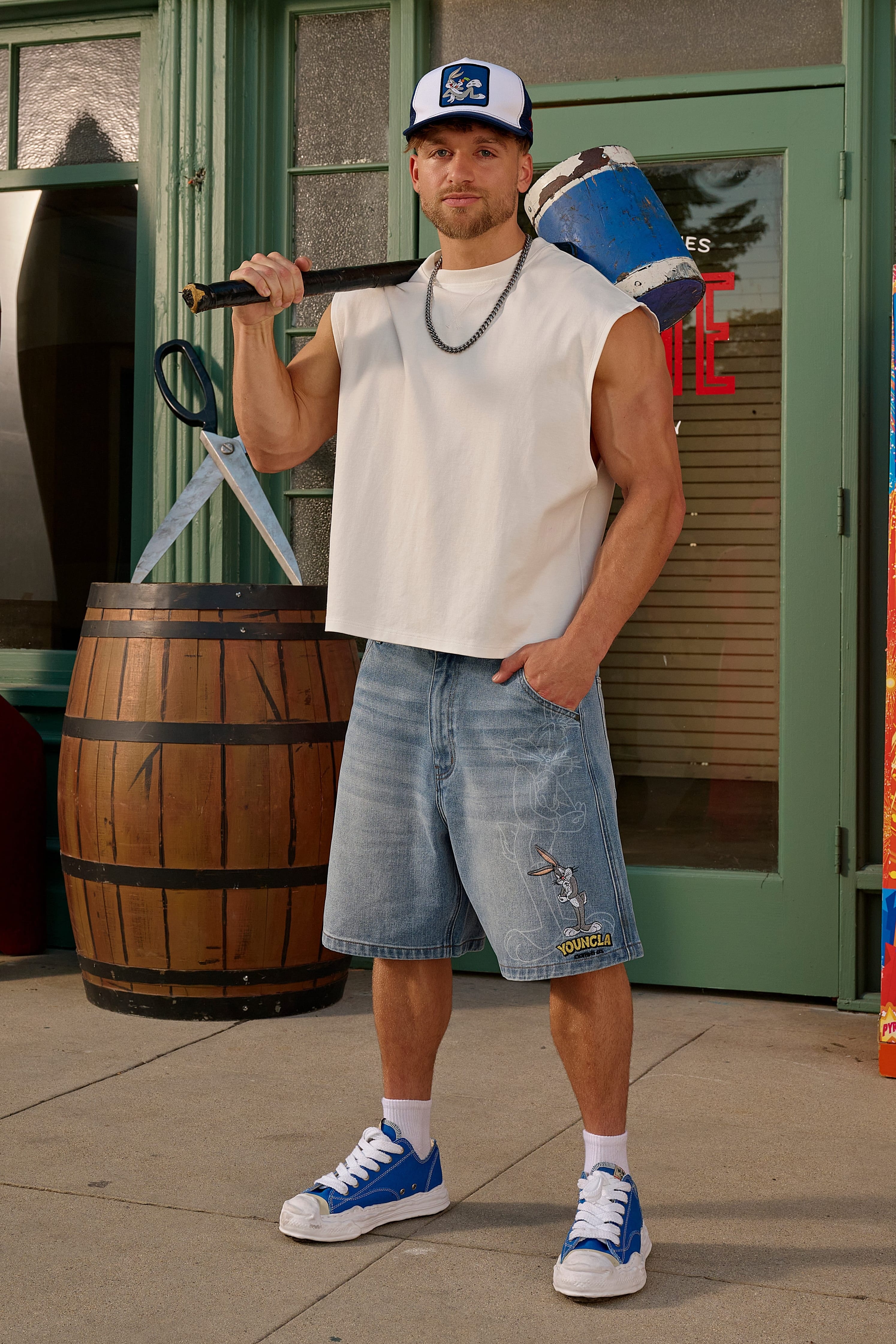6079 - Looney Tunes Jorts