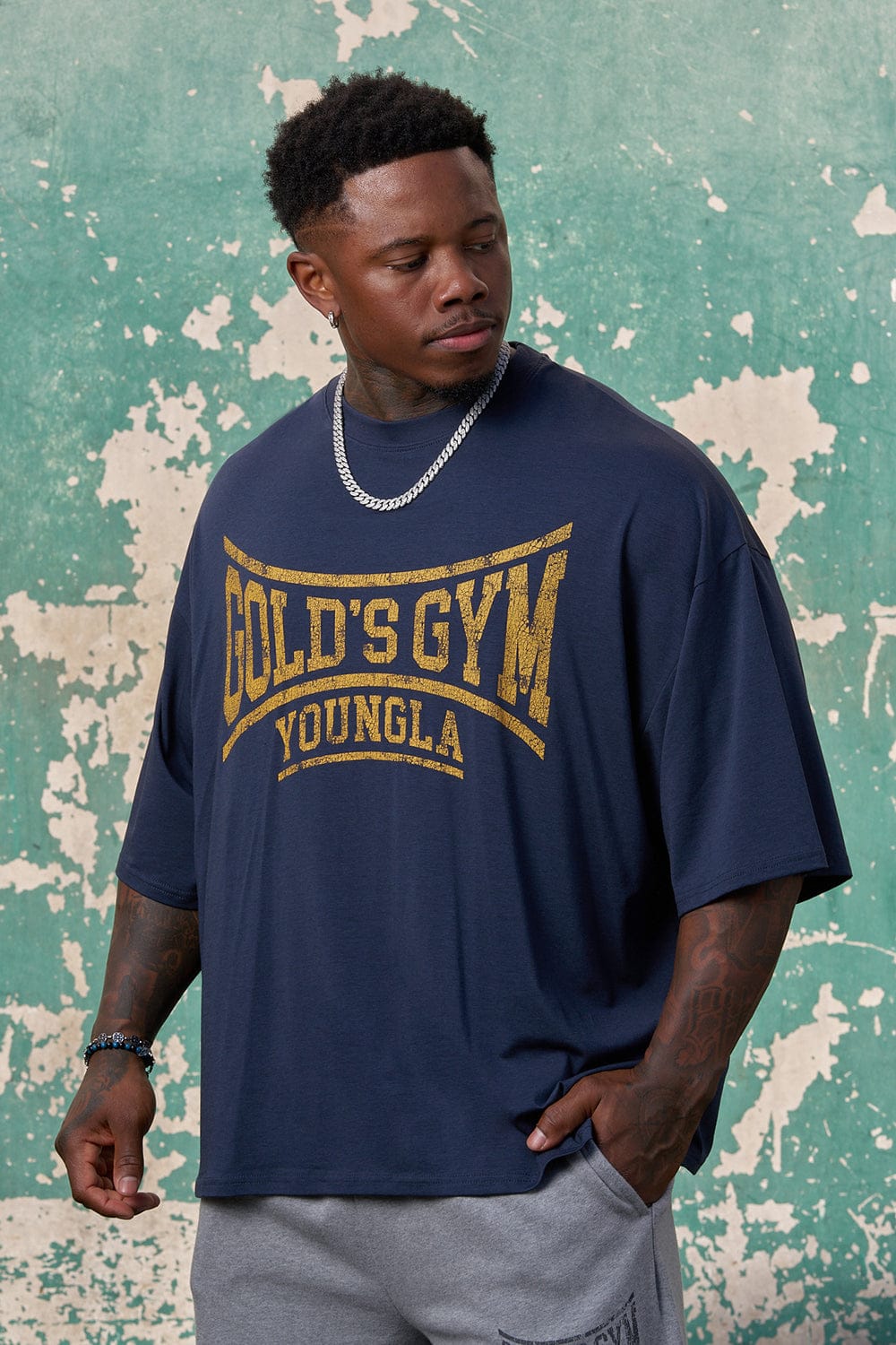 4248 - T-shirts larges Gold's Iron Legacy