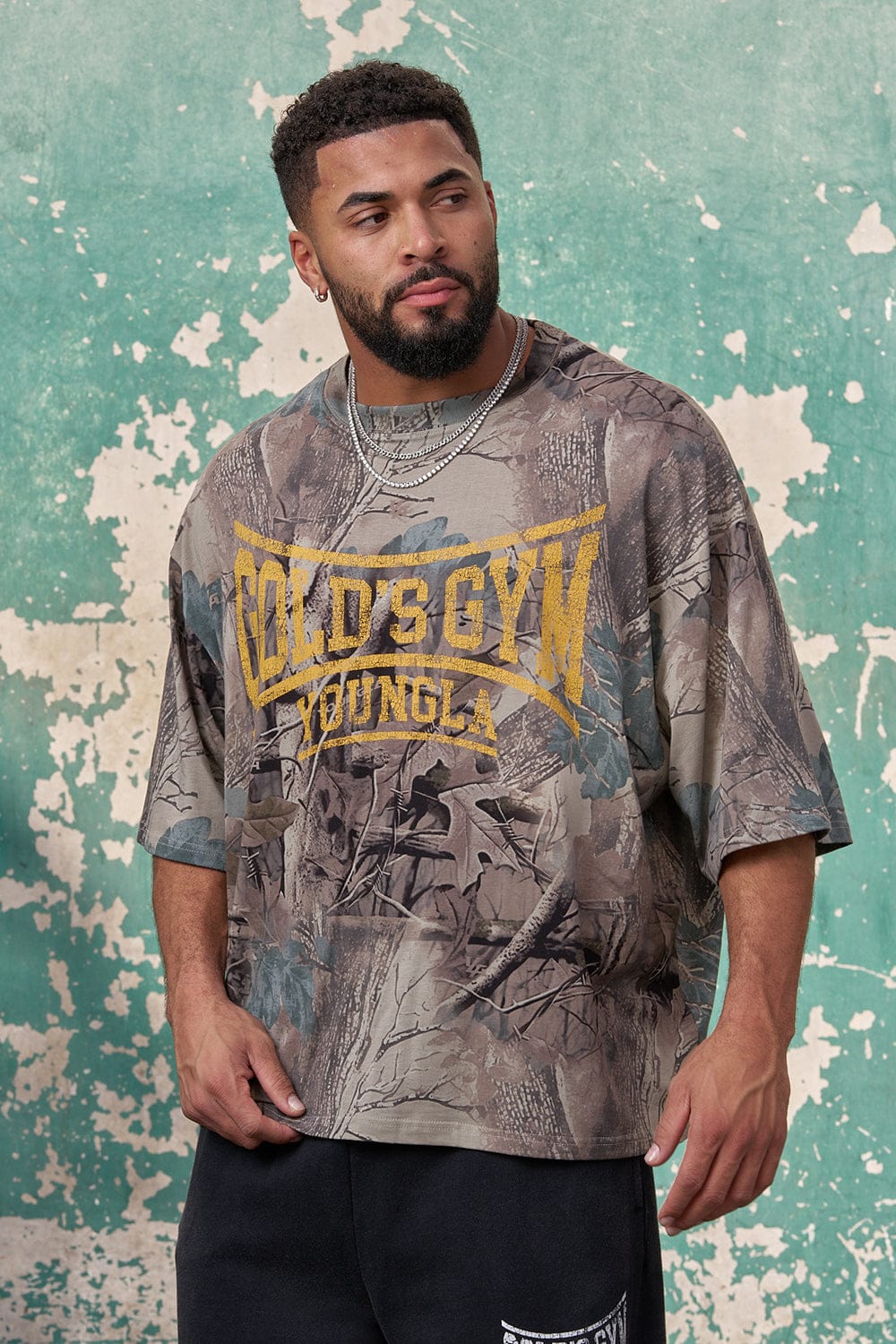 4248 - T-shirts larges Gold's Iron Legacy